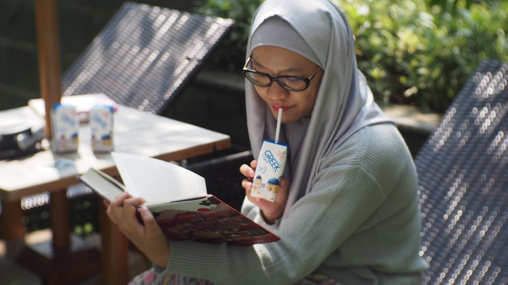 gaya hidup sehat dengan heavenly blush greek yogurt