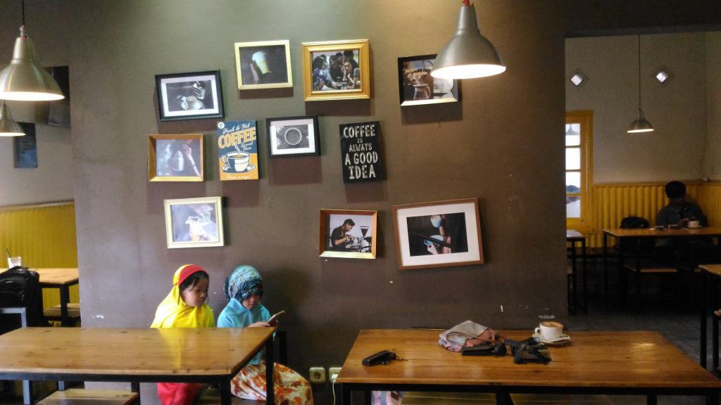 me time di Yellow Truck Coffee Bandung