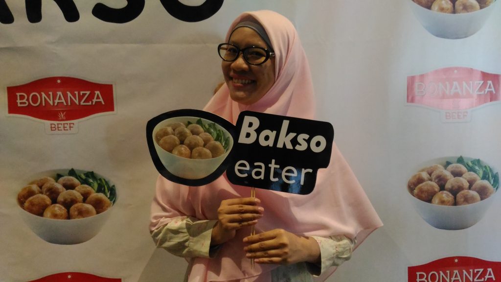 menyiapkan menu puasa dengan bonanza beef bakso