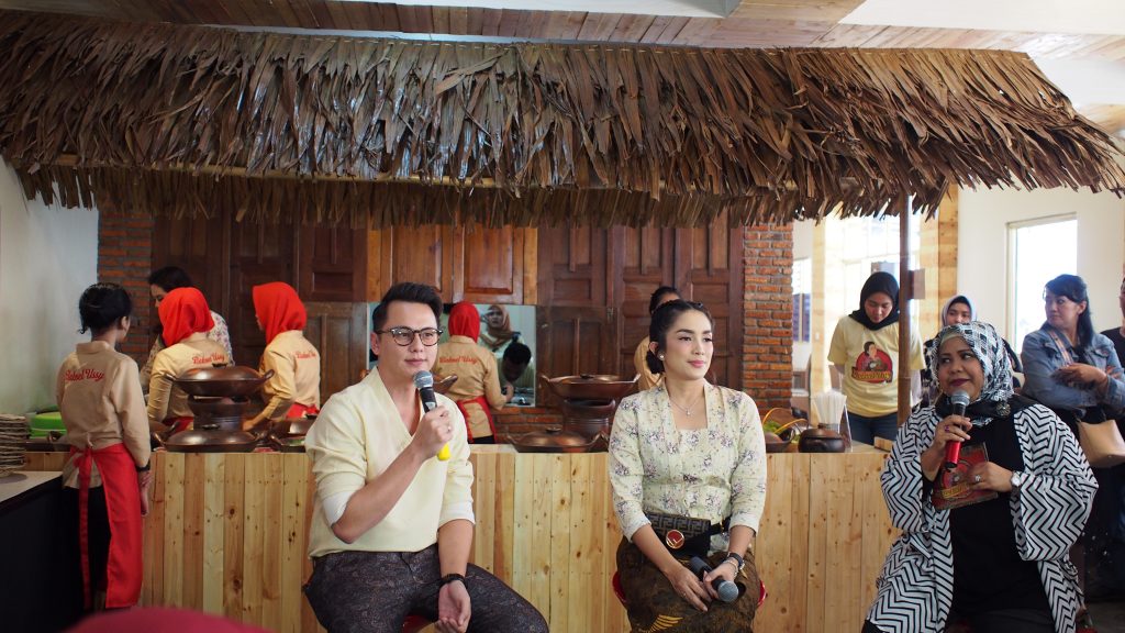Bakoel Ussy Warteg Kekinian di Jakarta Timur