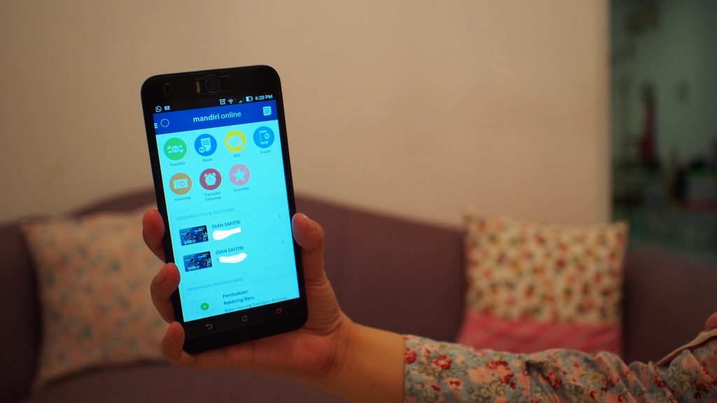 kemudahan transaksi menggunakan Mandiri Online